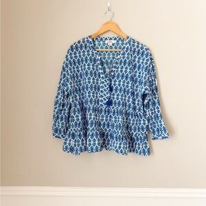 Vineyard vines blue and white top large